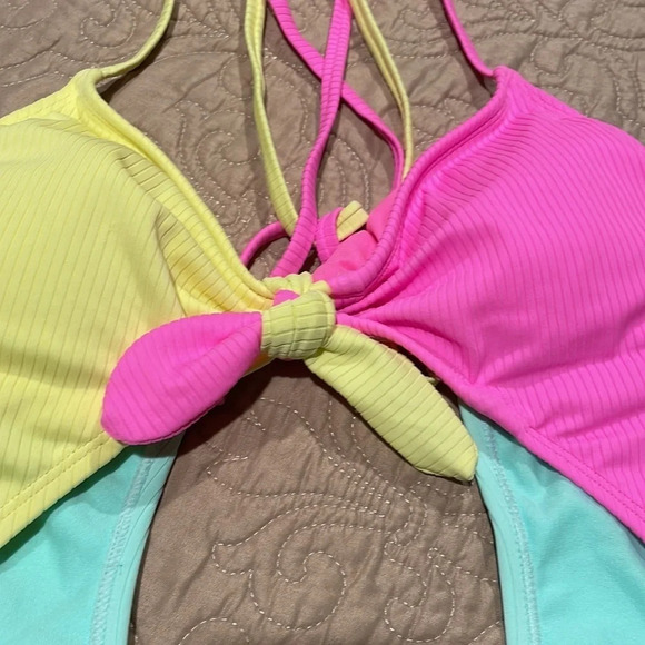 Cute One Piece Swimsuit - Picture 10 of 10